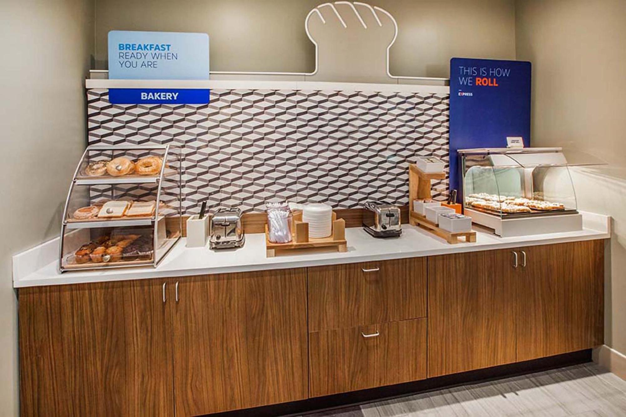 Holiday Inn Express & Suites Bryan - College Station By Ihg Екстер'єр фото